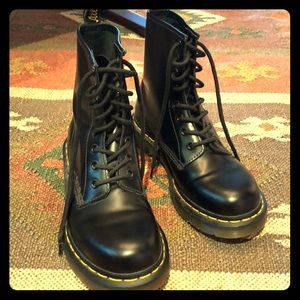 Dr. Martens 1460 Smooth Boot